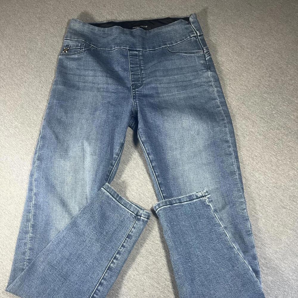Ivanka Trump Light Blue Denim Woman’s Size 8 skinny elastic waist casual jesns - Picture 5 of 8